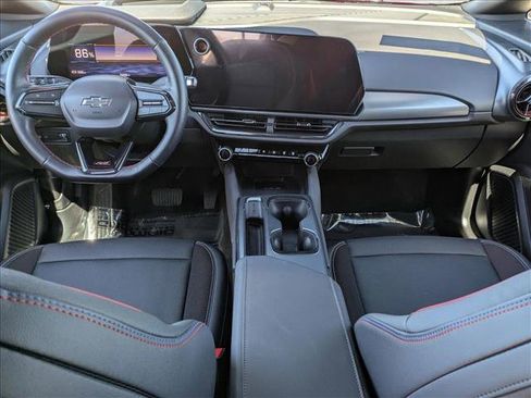 Used 2025 Chevrolet Equinox EV RS w/ Convenience Package II image 18