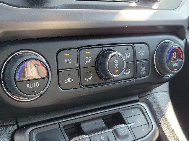 Used 2023 GMC Acadia AT4 w/ Technology Package AWD/4WD image 32