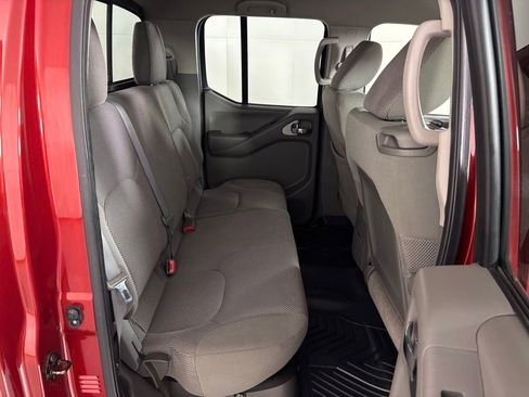 Used 2014 Nissan Frontier SV image 35