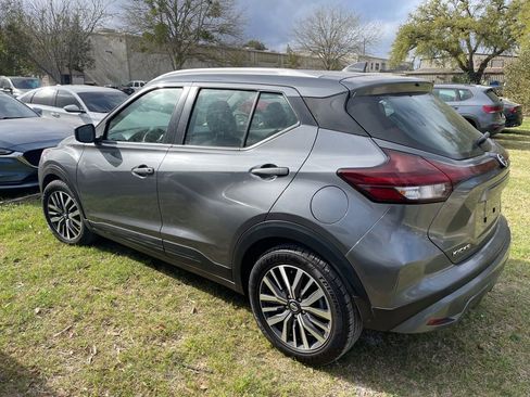 Used 2021 Nissan Kicks SV w/ Interior Electronics Package image 6