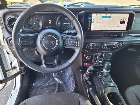 Used 2024 Jeep Wrangler Unlimited Rubicon 4xe AWD/4WD image 9