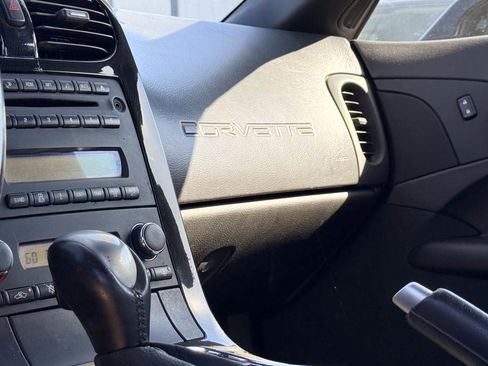 Used 2008 Chevrolet Corvette w/ Z51 Performance Package image 17