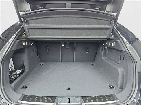 New 2026 Jaguar F-PACE R-Dynamic S image 9