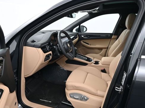 Used 2026 Porsche Macan AWD/4WD image 4