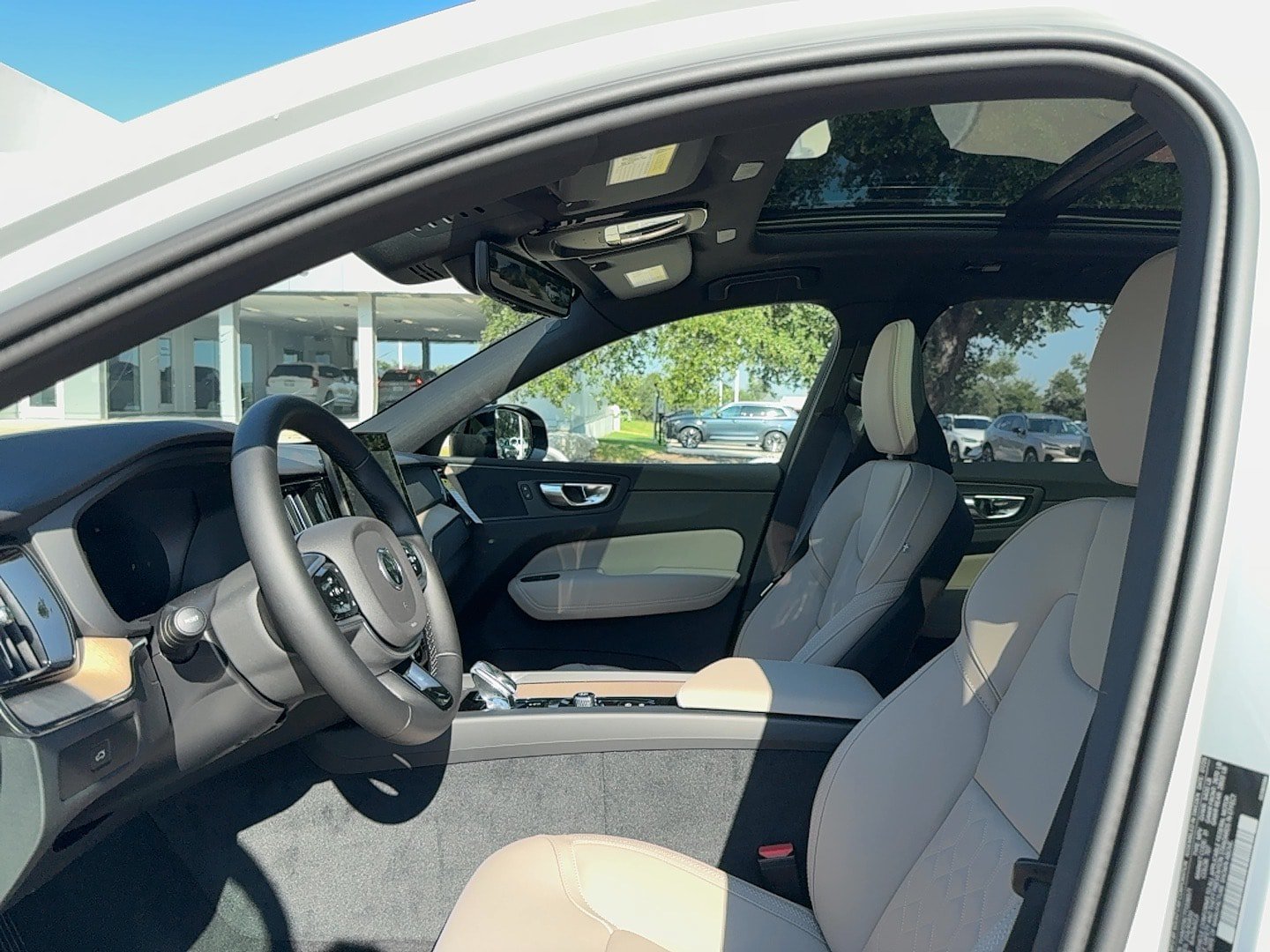 Used 2026 Volvo XC60 B5 Plus w/ Protection Package Premier AWD/4WD image 12