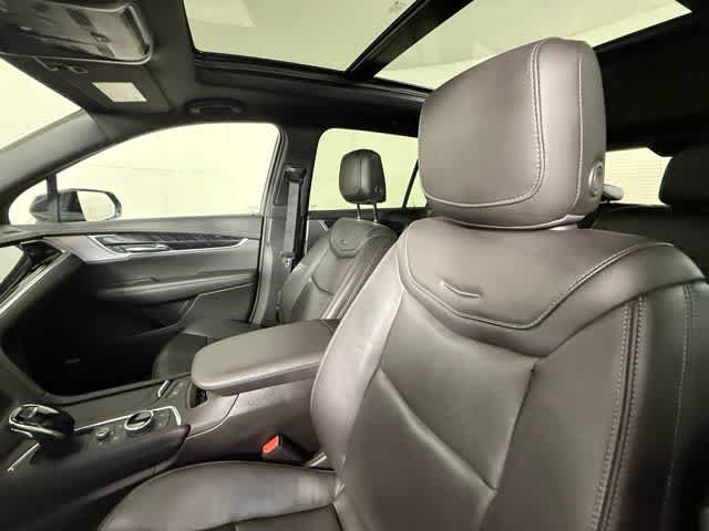 Used 2024 Cadillac XT6 Premium Luxury AWD/4WD image 6