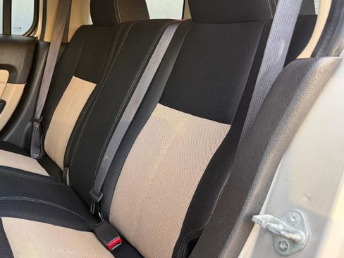 Used 2006 HUMMER H3 w/ Chrome Appearance Package image 19