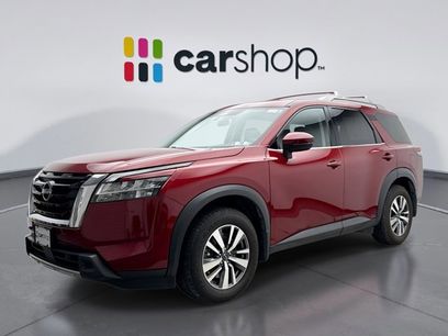 Used 2023 Nissan Pathfinder SL