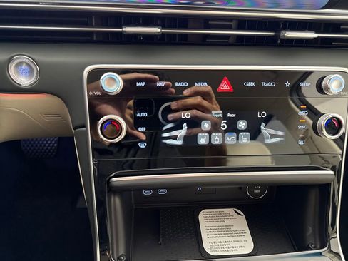 New 2026 Genesis GV80 2.5T RWD image 22