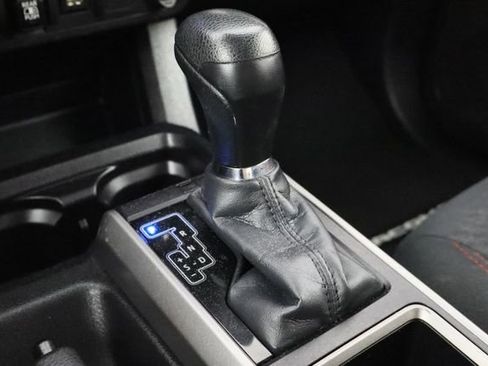 Used 2022 Toyota Tacoma TRD Sport image 32