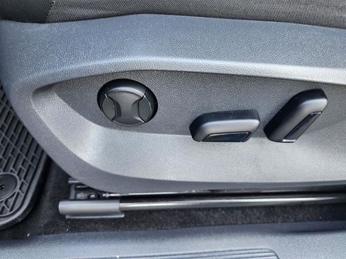 Certified 2023 Volkswagen Tiguan SE image 28