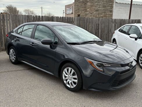 Used 2025 Toyota Corolla LE image 19