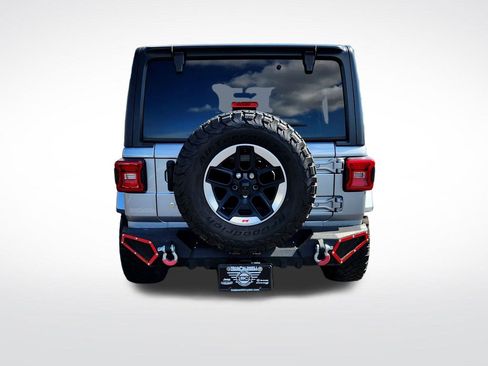 Used 2018 Jeep Wrangler Unlimited Sahara image 7