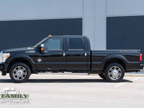 Used 2016 Ford F250 Platinum w/ FX4 Off-Road Package AWD/4WD image 4