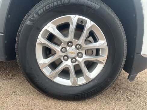 Used 2018 Chevrolet Traverse LT image 9