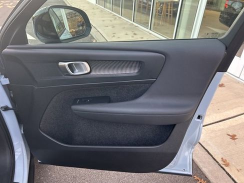 Certified 2025 Volvo XC40 B5 Plus image 14