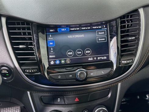 Used 2022 Chevrolet Trax LT w/ Midnight Edition AWD/4WD image 18