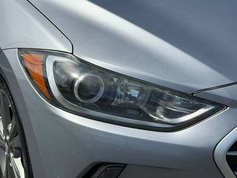 Used 2017 Hyundai Elantra SE w/ SE A/T Tech Package 03 FWD image 9