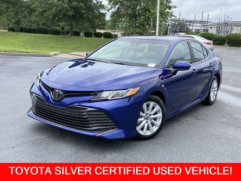 Certified 2018 Toyota Camry LE FWD image 1