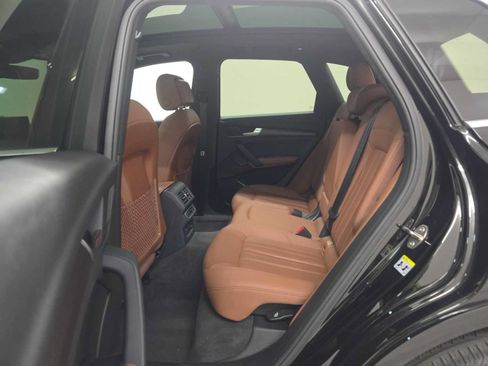 Used 2023 Audi Q5 2.0T Premium w/ Convenience Package AWD/4WD image 11