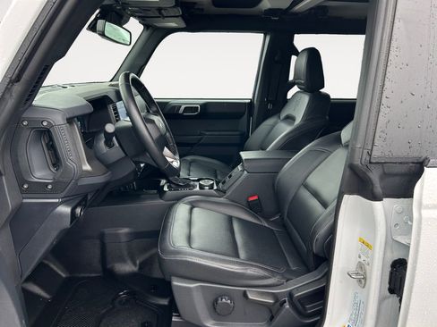 Used 2025 Ford Bronco Badlands AWD/4WD image 16
