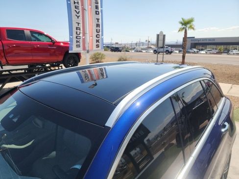 Used 2021 Mercedes-Benz GLC 300 4MATIC image 11