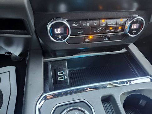 Used 2019 Ford Expedition Max XLT image 29