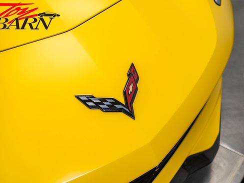 Used 2015 Chevrolet Corvette Z06 w/ 3LZ Preferred Equipment Group image 17