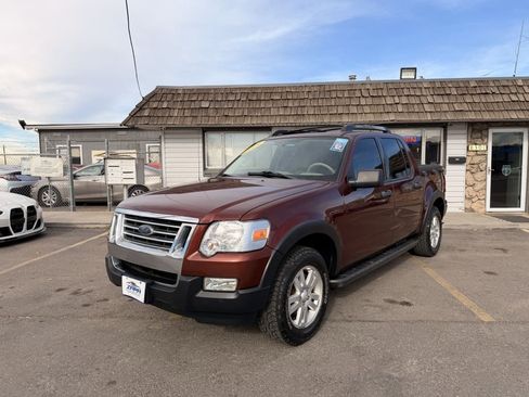 Used 2009 Ford Explorer Sport Trac XLT image 3