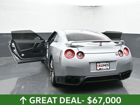 Used 2012 Nissan GT-R Premium image 58