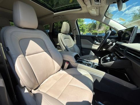 Used 2021 Lincoln Corsair FWD w/ Premium Package image 19
