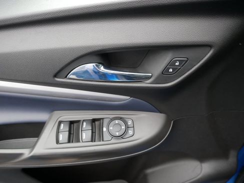 Used 2022 Chevrolet Bolt EUV Premier w/ Super Cruise Package FWD image 17