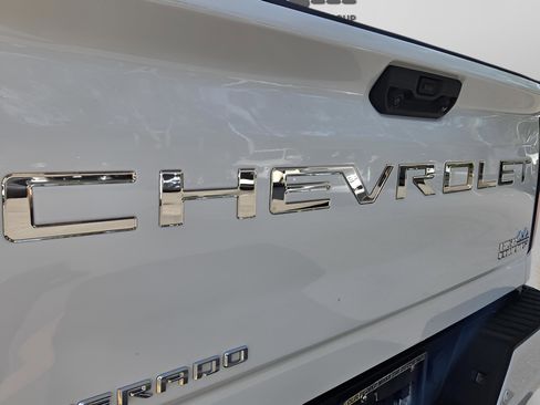 Used 2024 Chevrolet Silverado 2500 High Country w/ High Country Premium Package AWD/4WD image 32