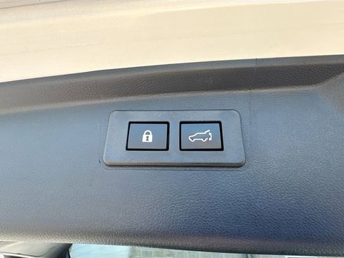 Used 2025 Subaru Outback Touring w/ Tech Package 3 AWD/4WD image 28