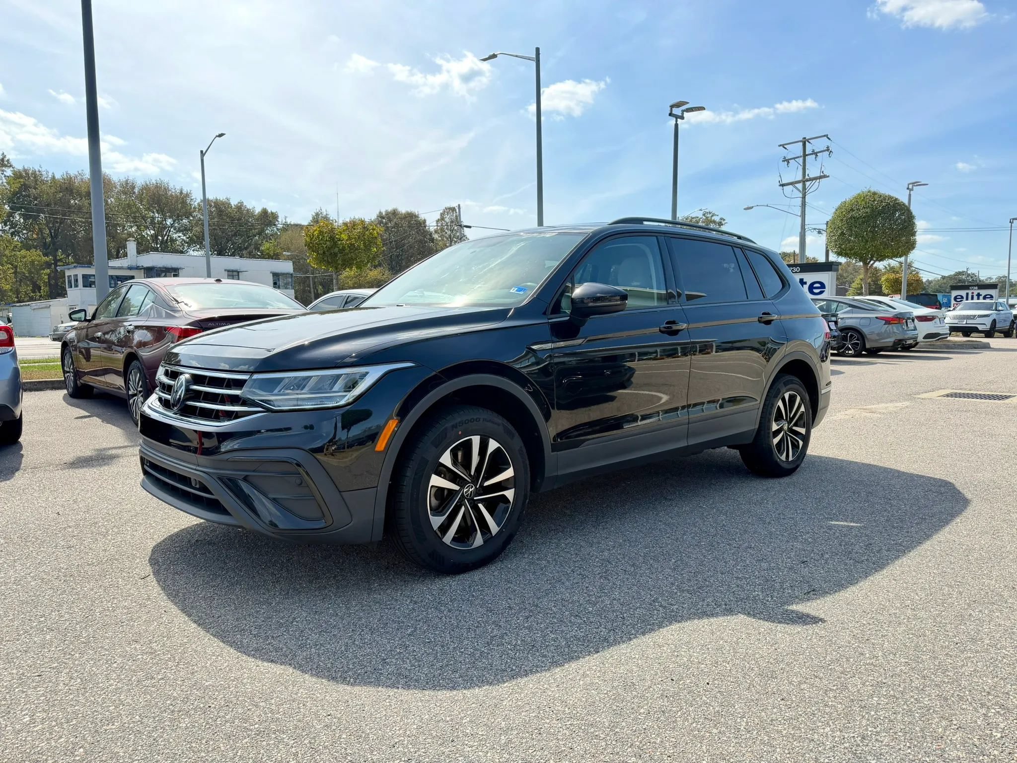 Used 2022 Volkswagen Tiguan S AWD/4WD image 3