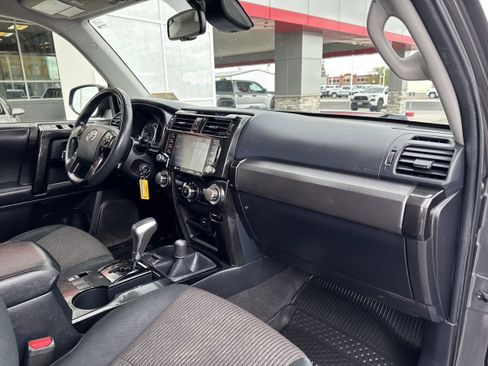 Used 2020 Toyota 4Runner TRD Off-Road AWD/4WD image 12