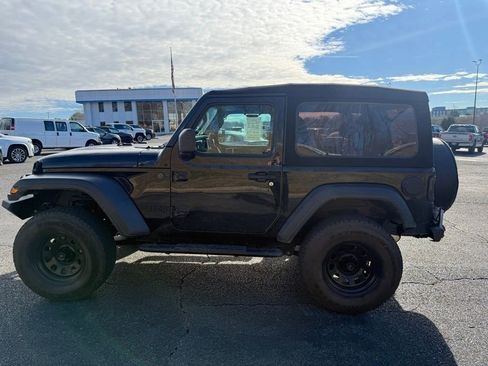 Used 2023 Jeep Wrangler Sport S image 4