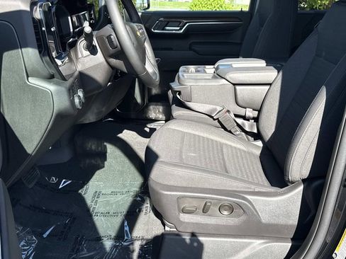 Used 2023 Chevrolet Silverado 1500 LT AWD/4WD image 24