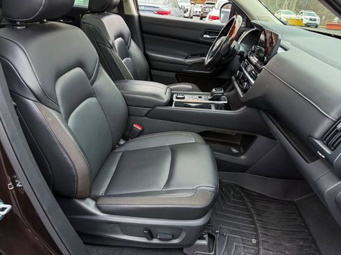 Used 2022 Nissan Pathfinder SL w/ SL Premium Package image 10