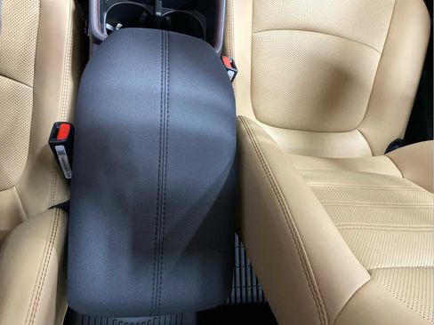 Used 2025 Toyota RAV4 Limited image 17