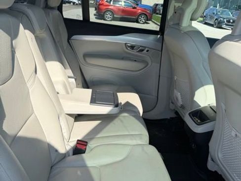 Used 2018 Volvo XC90 T5 Momentum w/ Protection Package image 8