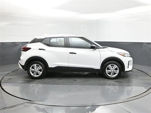 New 2025 Nissan Kicks Play S image 26