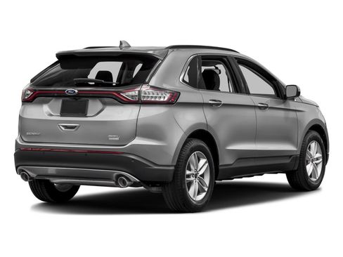 Used 2018 Ford Edge Titanium FWD image 22
