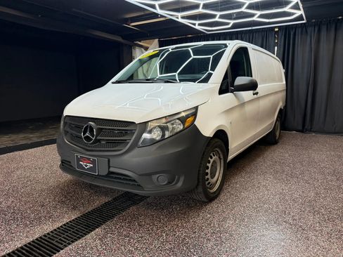 Used 2020 Mercedes-Benz Metris image 3