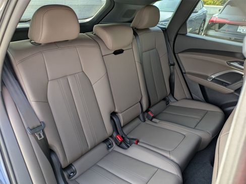 New 2025 Audi Q5 Premium image 11