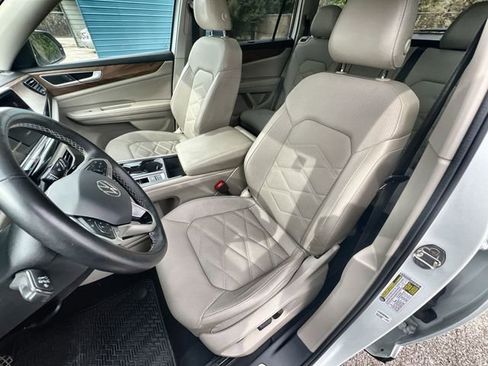Used 2024 Volkswagen Atlas SE image 18