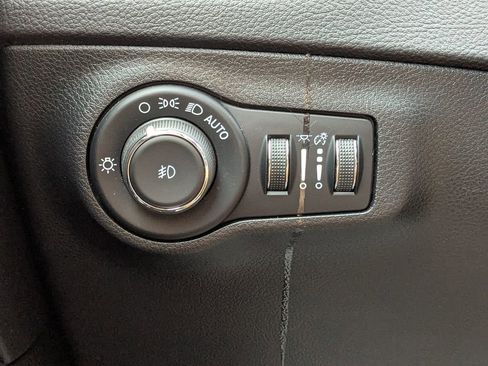 Used 2021 Jeep Compass 80th Special Edition image 22