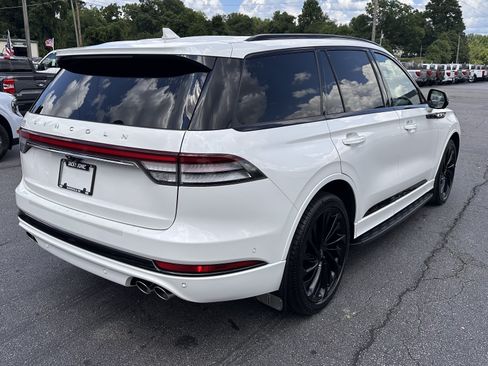 Used 2023 Lincoln Aviator Reserve w/ Equipment Group 201A AWD/4WD image 6