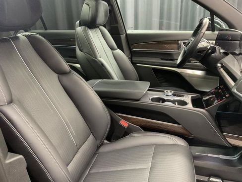 Used 2026 Cadillac Vistiq Sport w/ LPO, Floor Liner Package AWD/4WD image 14