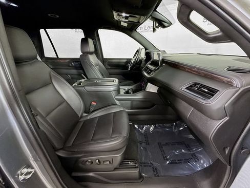Used 2022 Chevrolet Tahoe Z71 w/ Luxury Package AWD/4WD image 30